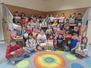 25/26_Weihnachten im Schuhkarton